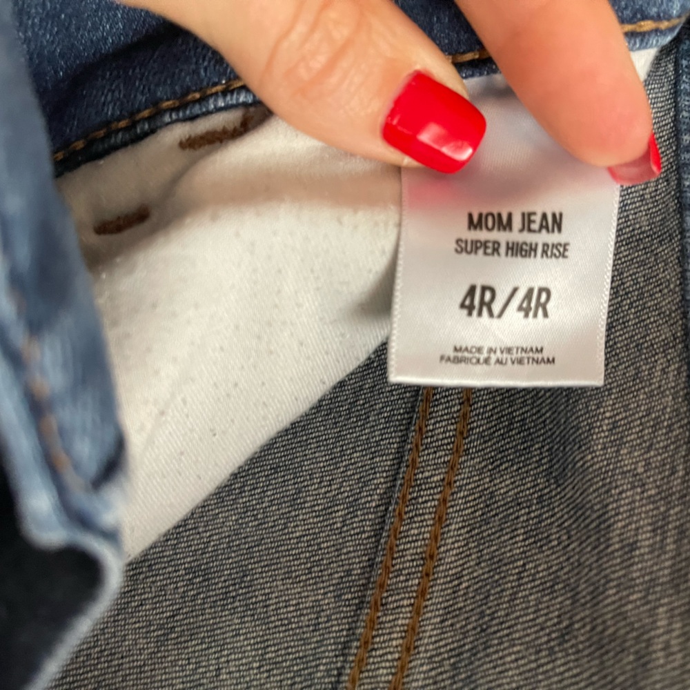 Express Super High Rise Mom Jean size 4R - Picture 3 of 4